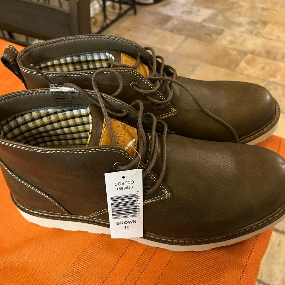 Buffalo David Bitton Brown Chukka Boots